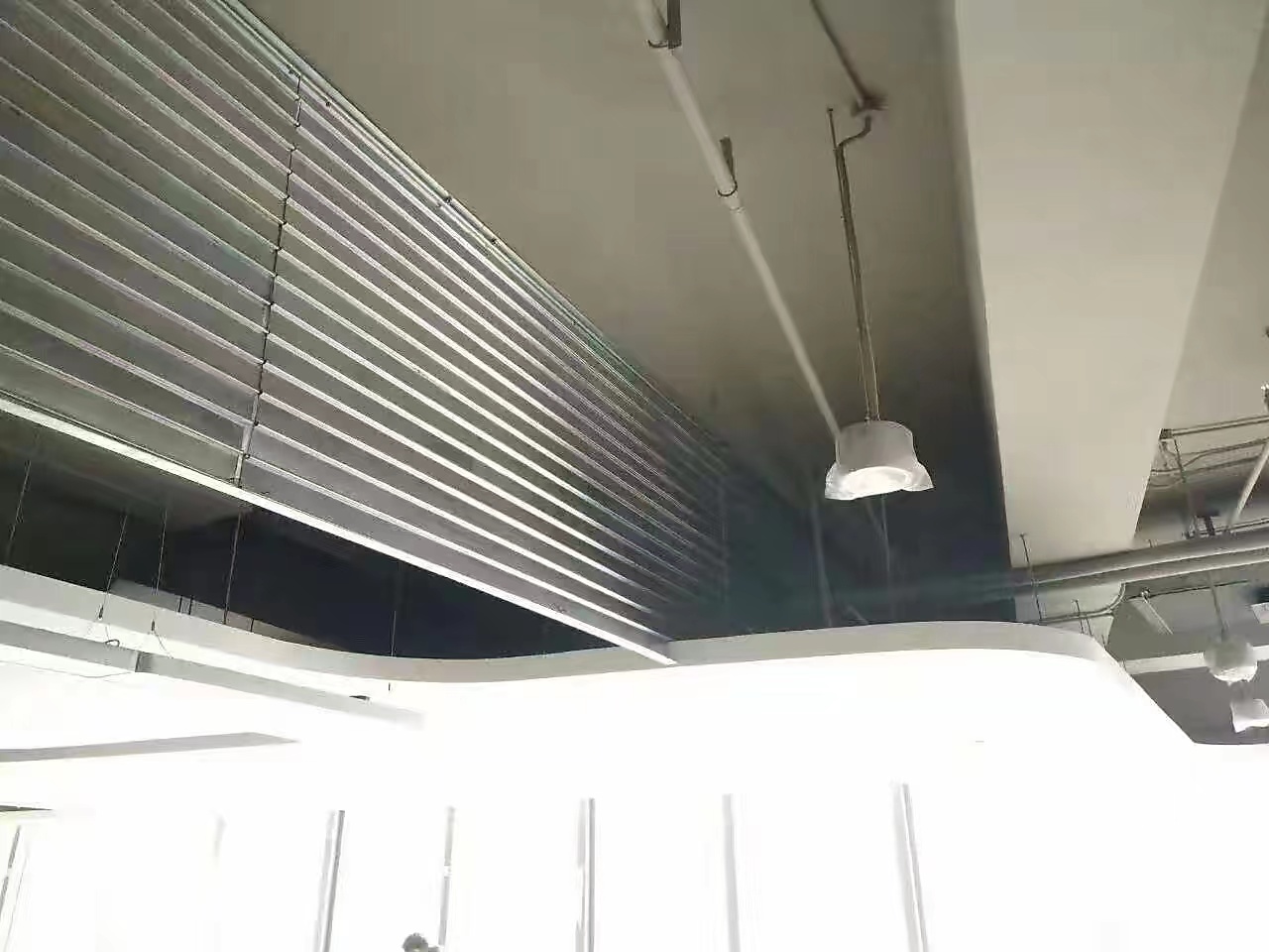 擋煙垂壁有幾種材質(zhì)？各自的特點是什么？(圖8)